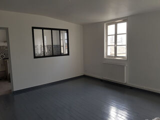  Appartement à louer 4 pièces 84 m²