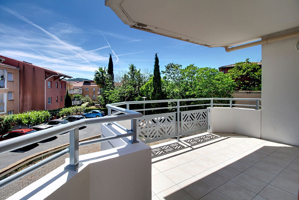 À VENDRE EN EXCLUSIVITÉ ! DRAGUIGNAN Appartement 3 pièces de 66 m² avec terrasse + garage