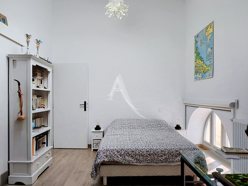 Vente Appartement Proche centre ville et verdun,duplex ,3 chambres ,2 sde,2 parkings sécurisés Pau