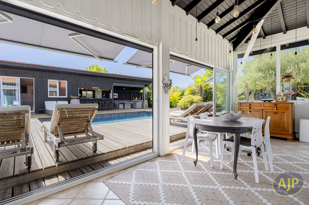 Vente Maison MARTIGNAS SUR JALLE - PROPRIETE D'EXCEPTION 210 m2 - PISCINE JARDIN EXOTIQUE GARAGE - ELEGANCE & ART DE VIVRE AUX PORTES DE BORD Martignas sur jalle