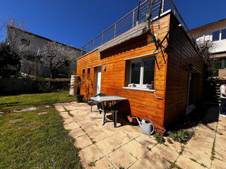  Immeuble à vendre 15 + pièces 318 m²