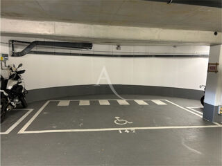  Parking / Garage à louer 14 m² Suresnes