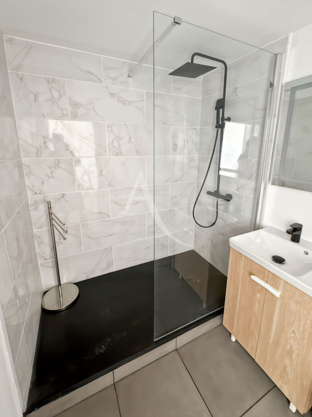 Location Appartement Studio Le Cannet 1 pièce 19.61 m2 - à louer vide à l'année Le cannet