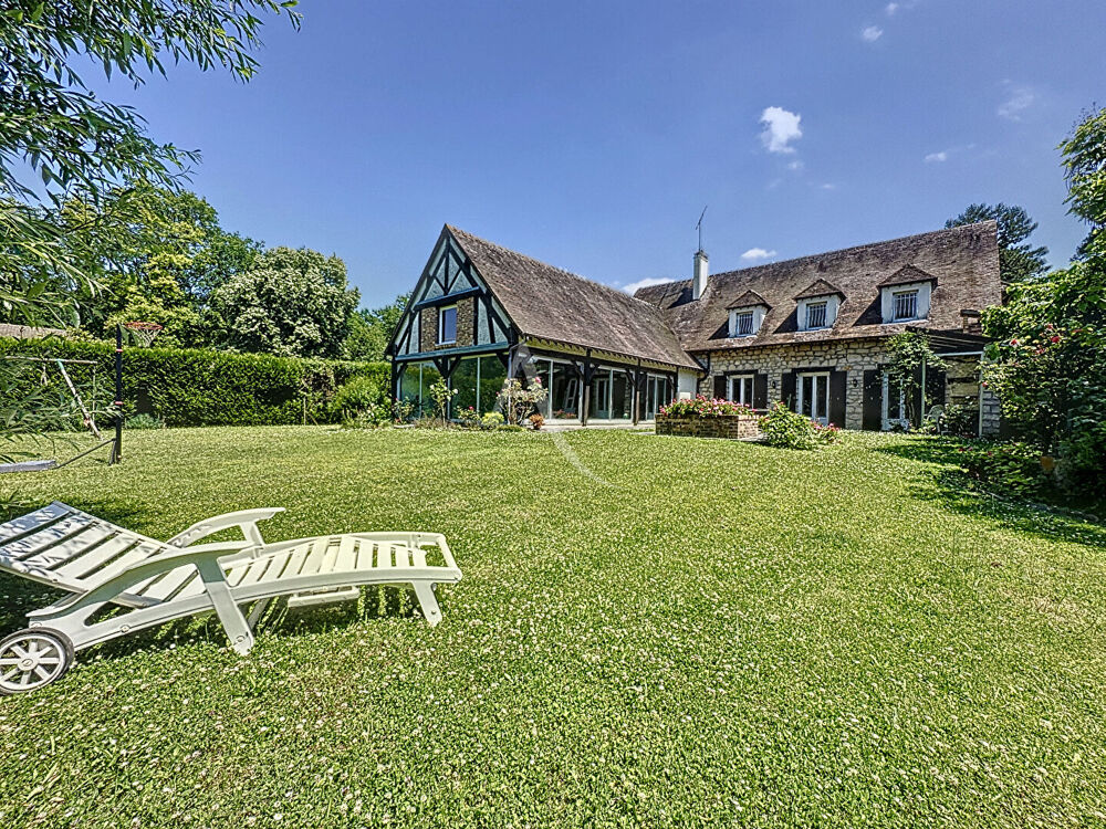Vente Maison Maison sur la commune de Germiny l'Êveque - 260 m2 - 5 chambres -  jardin de 3133 m² - piscine. Germigny l eveque