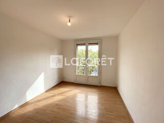 Appartement à louer 4 pièces 68 m²