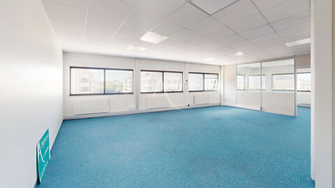   Local commercial CHILLY-MAZARIN 151 m² 