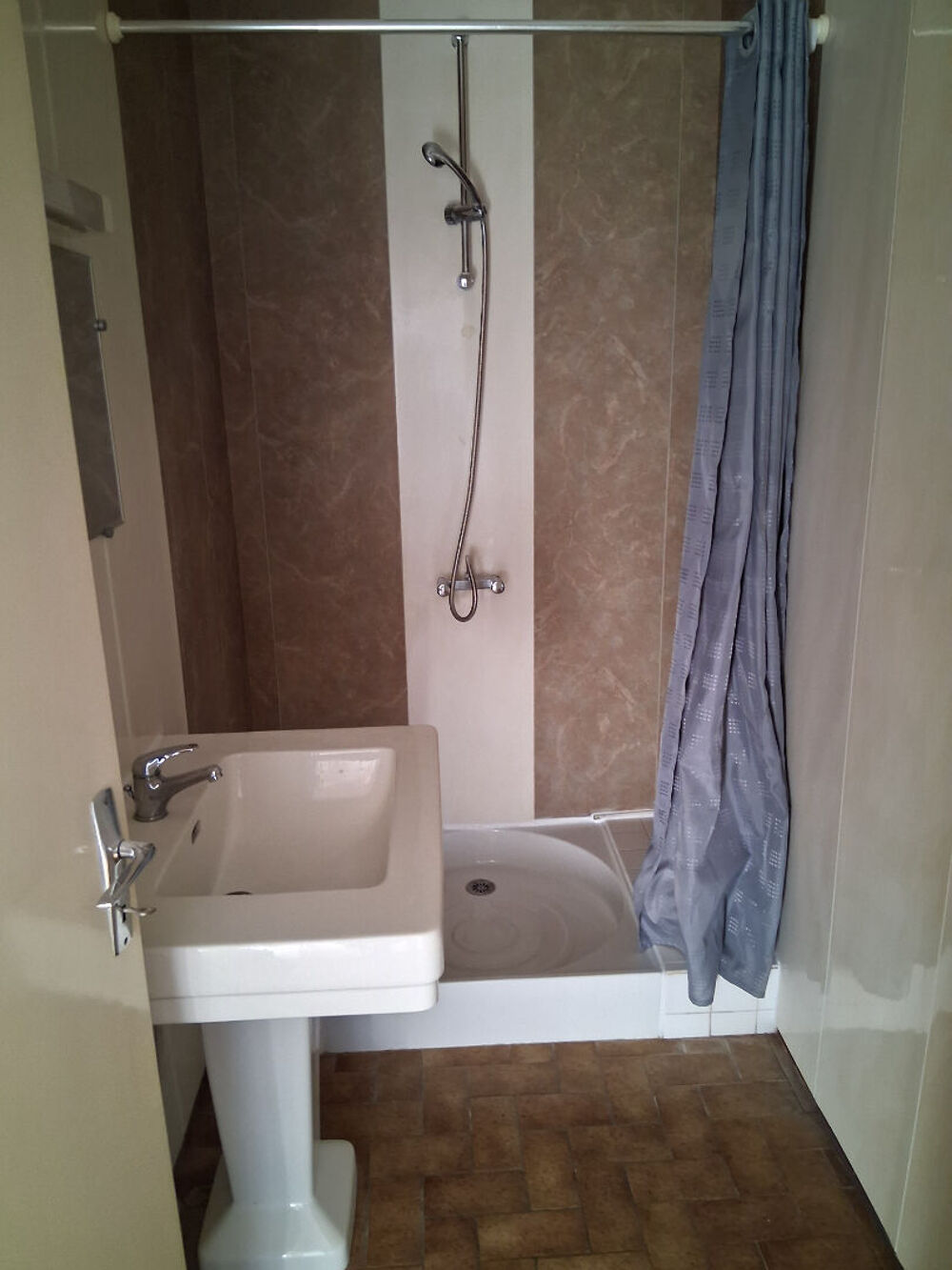 Location Appartement Appartement de plein-pied, au bourg de Commenailles Commenailles