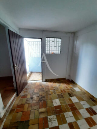  Immeuble à vendre 9 pièces 210 m² Fort de france