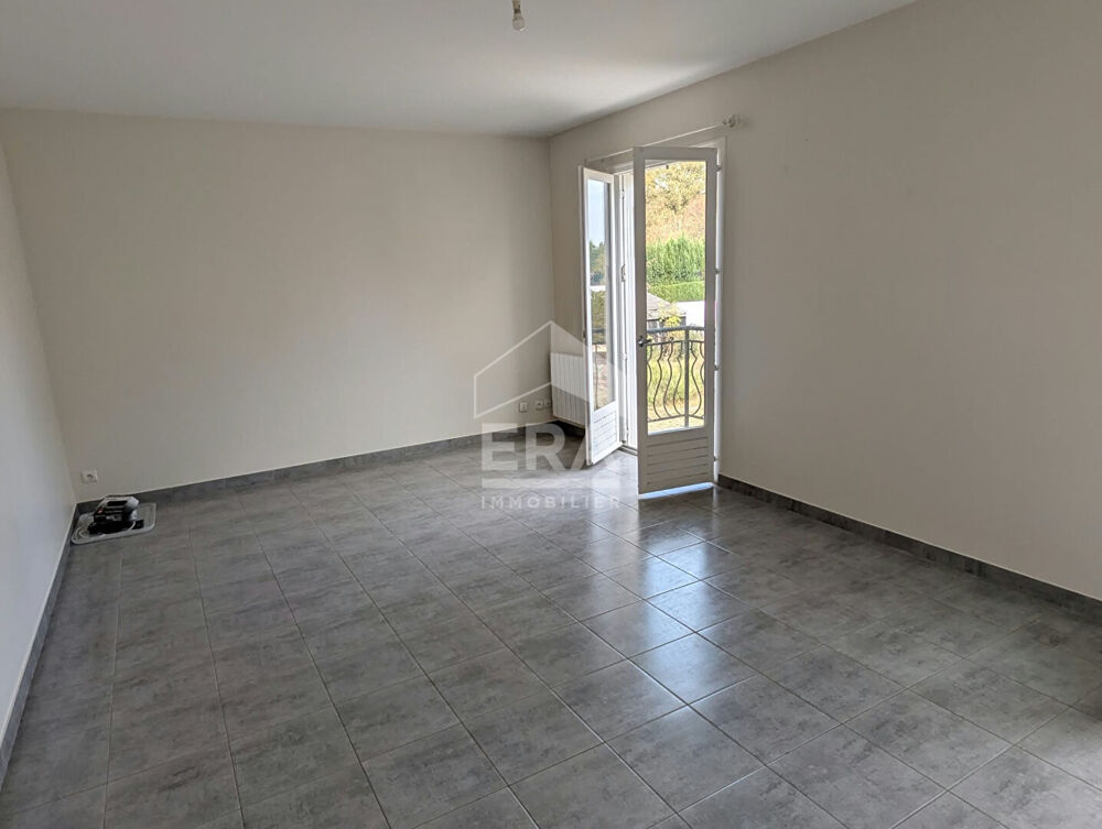 Vente Maison Maison à étage 3 pièces à vendre à Montpon-Ménestérol - Campagne, vue dégagée Montpon menesterol