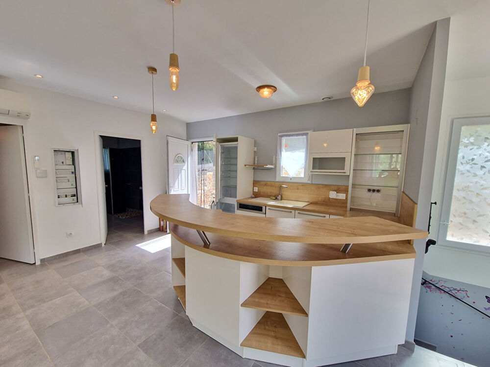 Location Appartement Appartement Bouyon 2 pièces 55 m2 avec jardin , en dernier étage d'une maison individuelle Bouyon