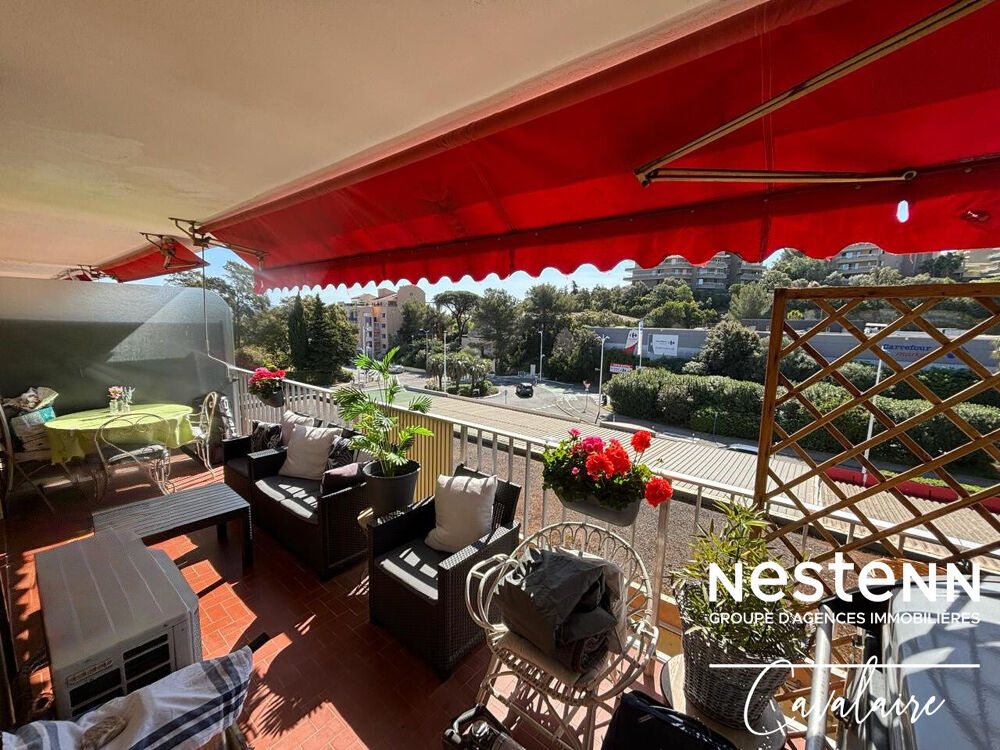 Appartement Cavalaire Sur Mer 3 pièce(s) d'environ 48 m² en centre-ville avec terrasse exposée sud, stationnement et cave