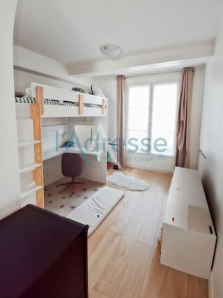  Appartement à louer 4 pièces 86 m²