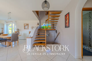  Maison � vendre 7 pi�ces 214 m�