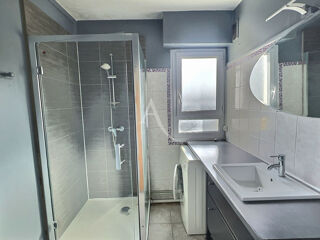  Appartement  vendre 4 pices 77 m