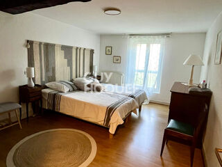  Appartement à louer 5 pièces 151 m²