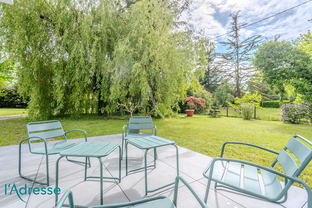 Vente Maison GRADIGNAN - Secteur recherché - Maison aux beaux volumes sur parcelle de plus de 2 000 m²² Gradignan