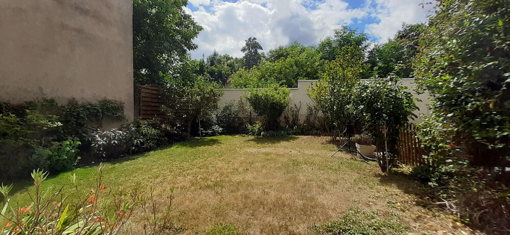 Firminy Centre - Charmante Maison de Ville avec Véranda et Jardin Clos
