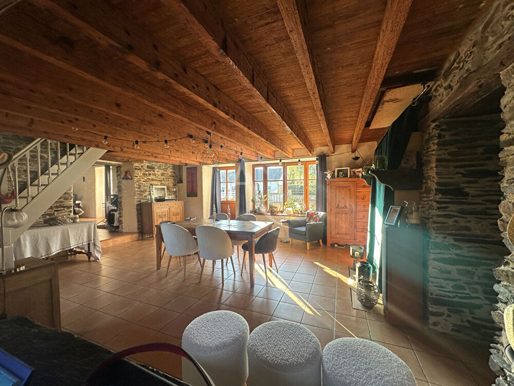 Jans.Bien rare sur le marché. Maison rénovée avec parc de plus d'un hectare