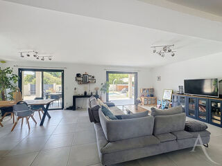  Maison à louer 5 pièces 138 m²