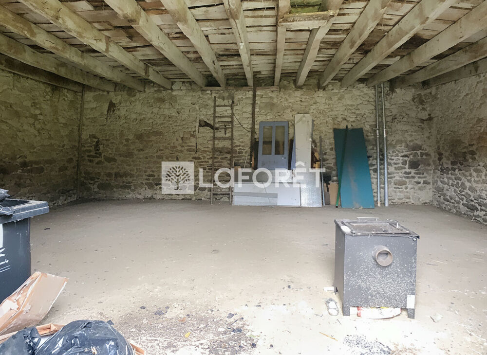 BATISSE EN PIERRE AVEC DEPENDANCES ET GARAGE