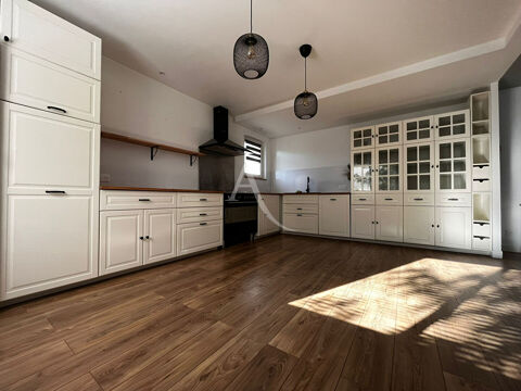   Grande maison avec 6 chambres � proximit� du centre-ville de Rabastens Maison - 7 pi�ce(s) - 170 m�