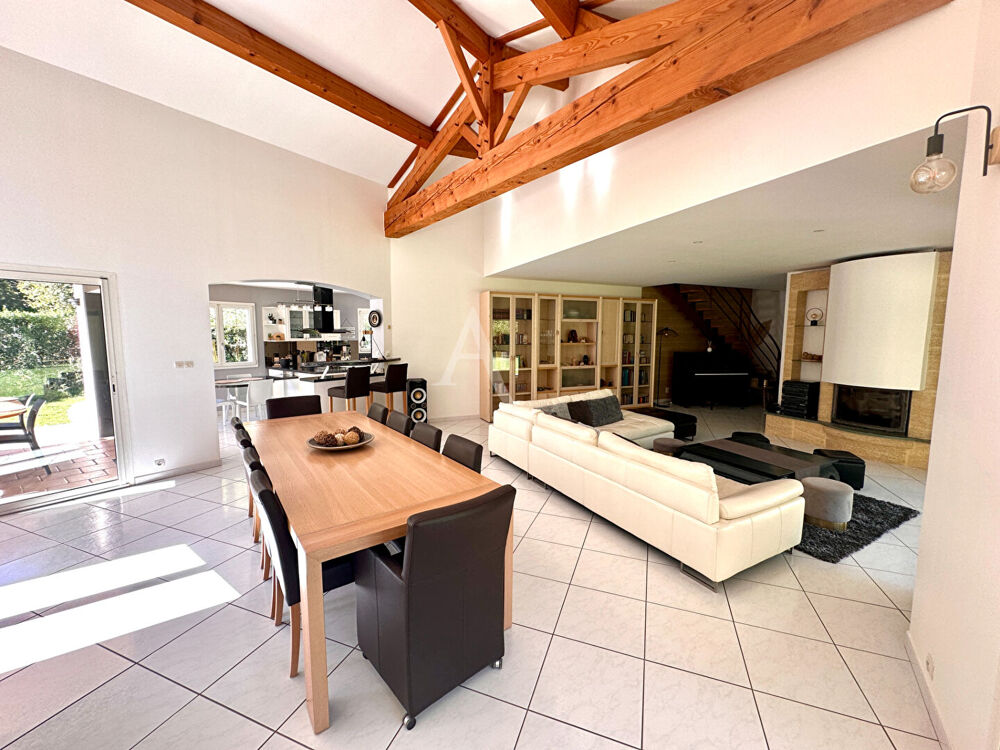 SAINTES - Belle propriété familiale de 186m² sur 2800m² de terrain arboré