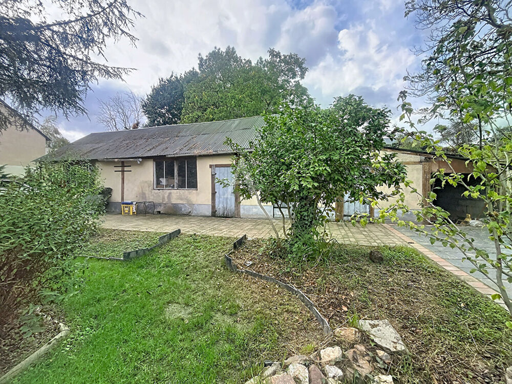 Vente Maison Maison 3 chambres avec terrain de 25000 M² et dépendances Segre en anjou bleu