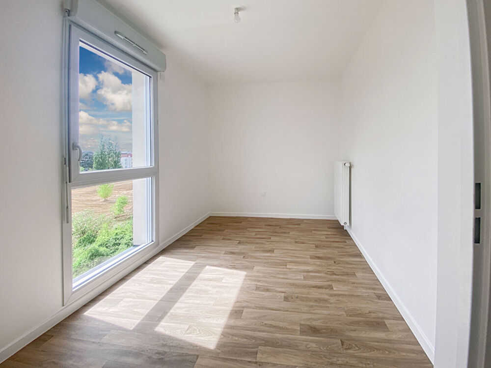 Location Appartement Appartement Melun 4 pièce(s) 75.80 m2 NEUF DERNIER ETAGE Melun