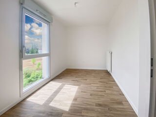  Appartement à louer 4 pièces 76 m²