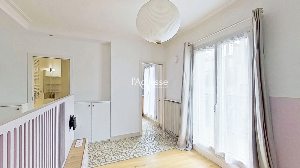 Vente Appartement Studio de 22 m2 en étage élevé avec Balcon/Terrasse ! Paris 15
