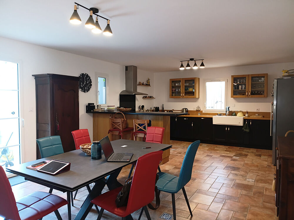 Ardèche : Vallée de l'Eyrieux Demeure de prestige 6 pièce(s) 200 m2 sur 10 hectares.
