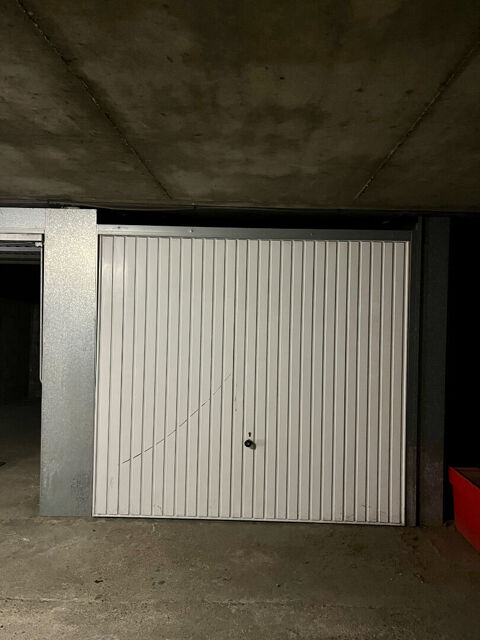  Parking / Garage � louer 