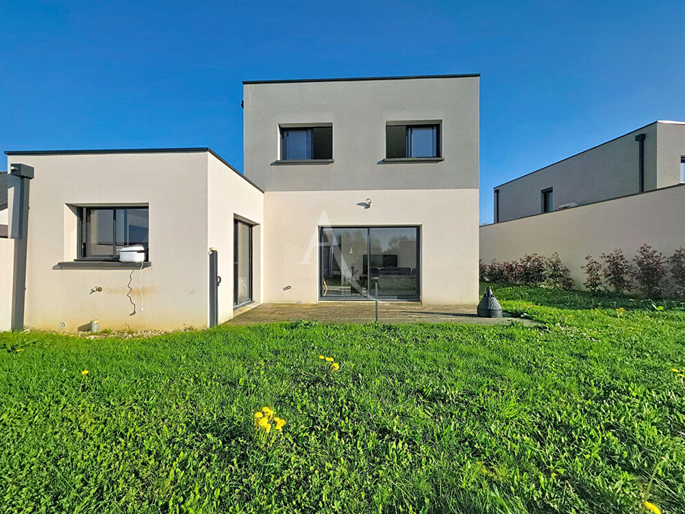 Maison 6 pièces 121 m² · à Montreuil Juigne · 121 m² · 349 990 €