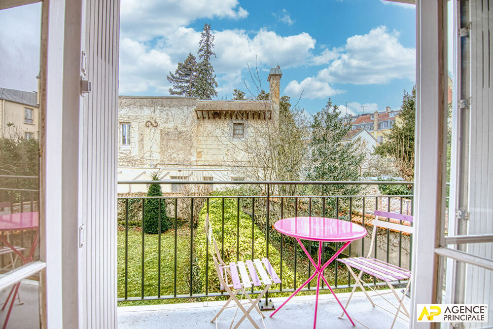 Vente Appartement Versailles Notre-Dame les Prés Appartement 2 pièces 42 m² carrez situé au 1er étage avec ascenseur, balcon, cave et parking en s Versailles