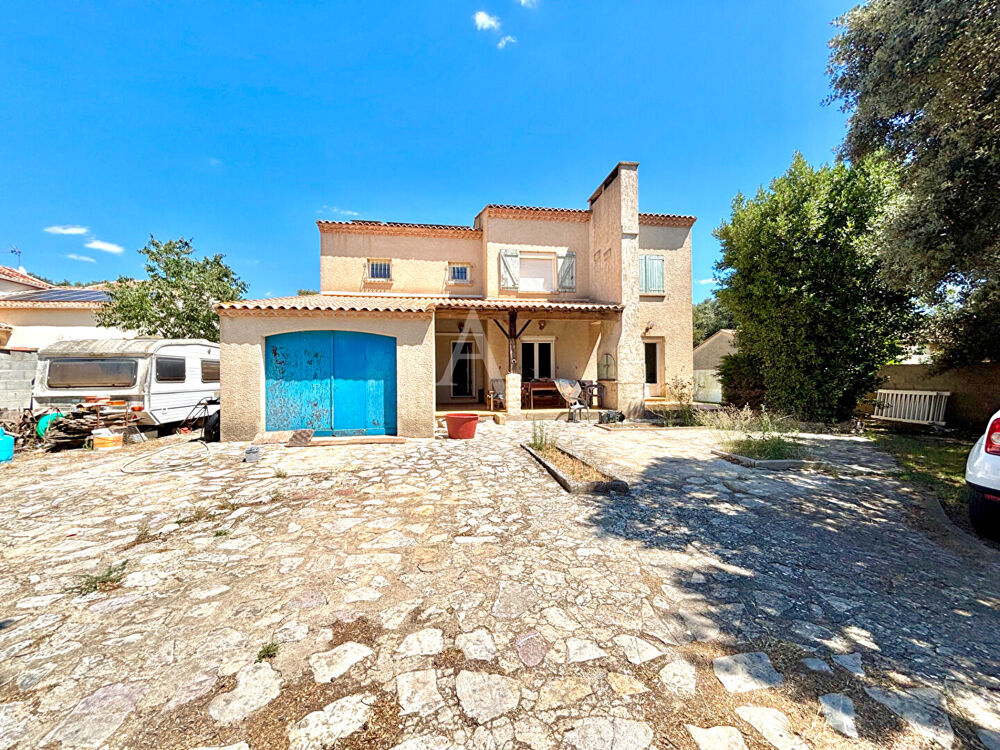 Villeveyrac, villa de 152m2 avec garage et piscine
