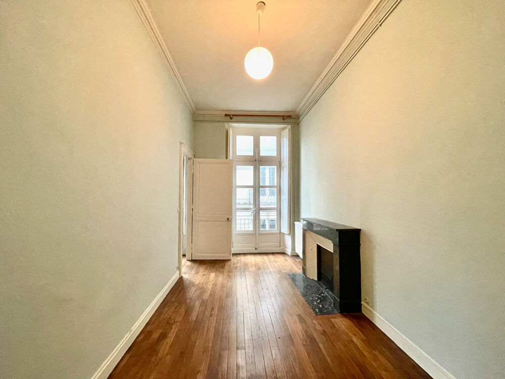 Nantes Centre-Ville T2 - 55.78 m2