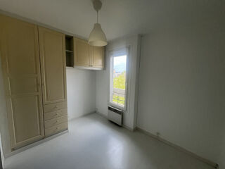  Appartement à louer 4 pièces 74 m²