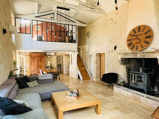 Vente Maison VILLEGOUGE Maison en pierre, beaux volumes, piscine et logement attenant Villegouge