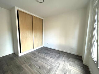  Appartement à louer 3 pièces 65 m²