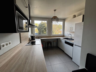  Appartement à louer 4 pièces 78 m²