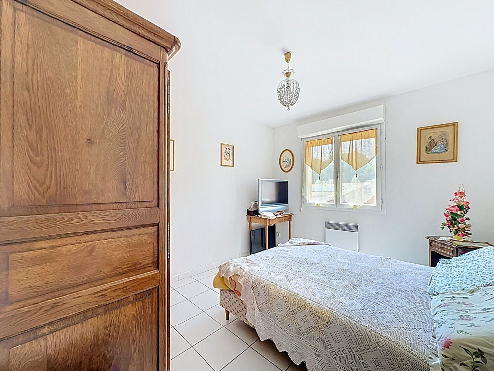 Vente Appartement APPARTEMENT T4 DE 95 m² ! VUE LAC ! GARAGE ! RÉSIDENCE SÉCURISÉ Miramas