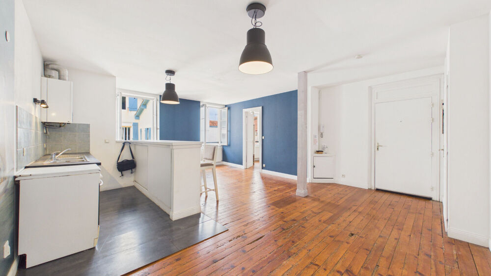 T4 + chambre de bonne en centre-ville !