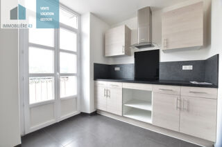  Appartement à louer 3 pièces 76 m²