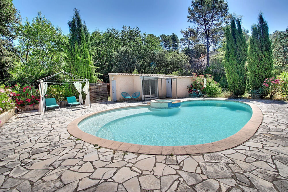 A VENDRE EN EXCLUSIVITE! Maison de plain-pied avec piscine et studio indépendant.