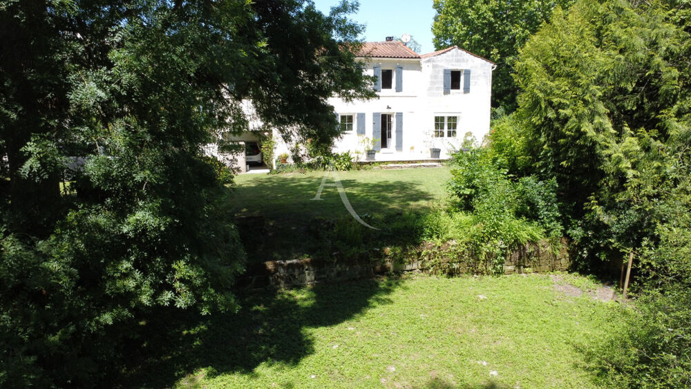 Maison Saintes 8 pièces - Rive Gauche