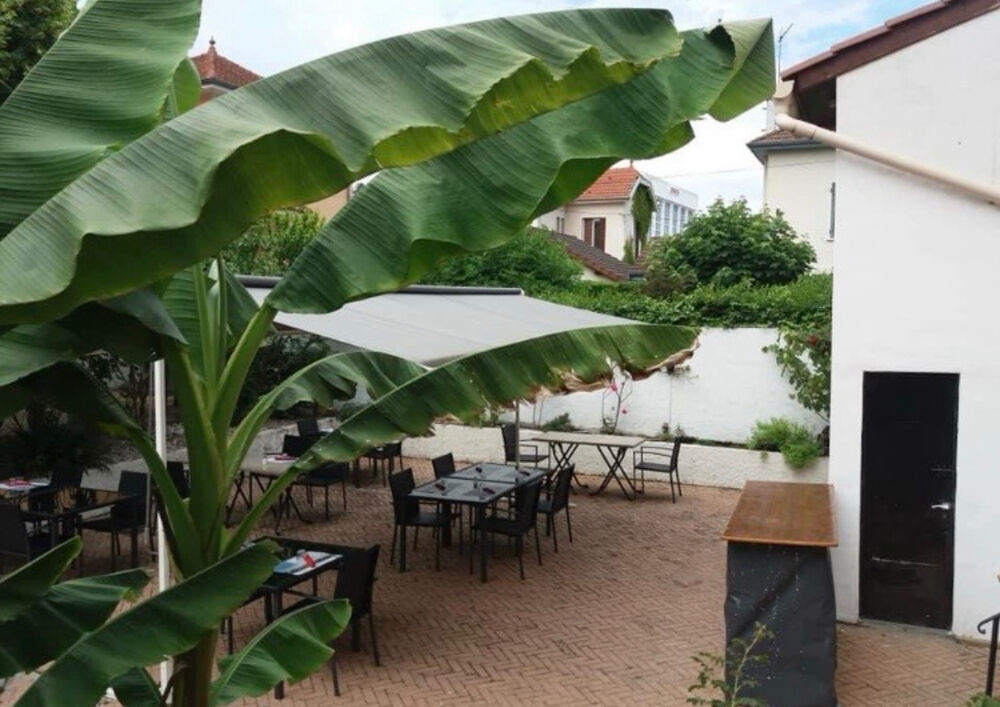   Fonds de commerce restaurant 80 m2 Licence 4 appartement 80m2 et cave 