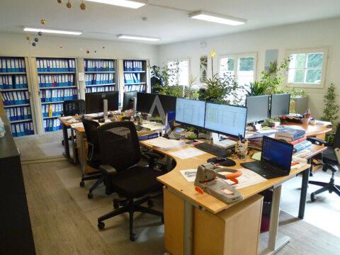 Bureaux de 141 m2 avec 3 parkings &agrave; louer 2850 78300 Poissy