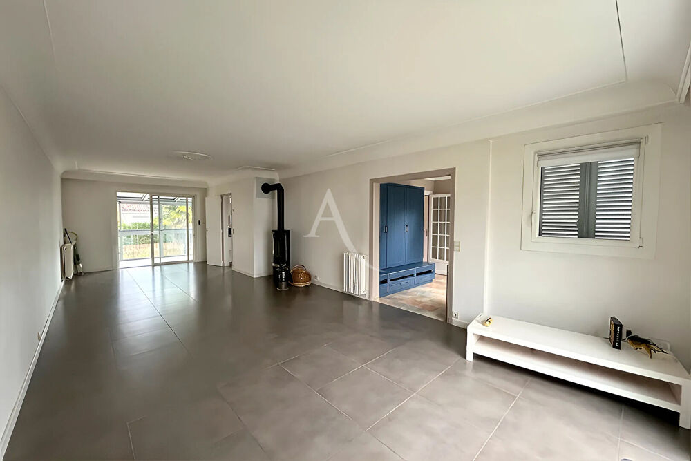 Vente Maison Maison Orvault 8 pièces 177.87 m2 avec studio indépendant et dépendance Orvault
