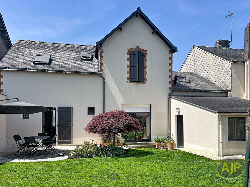 Maison ST MACAIRE centre 6 pièce(s) 152 m2