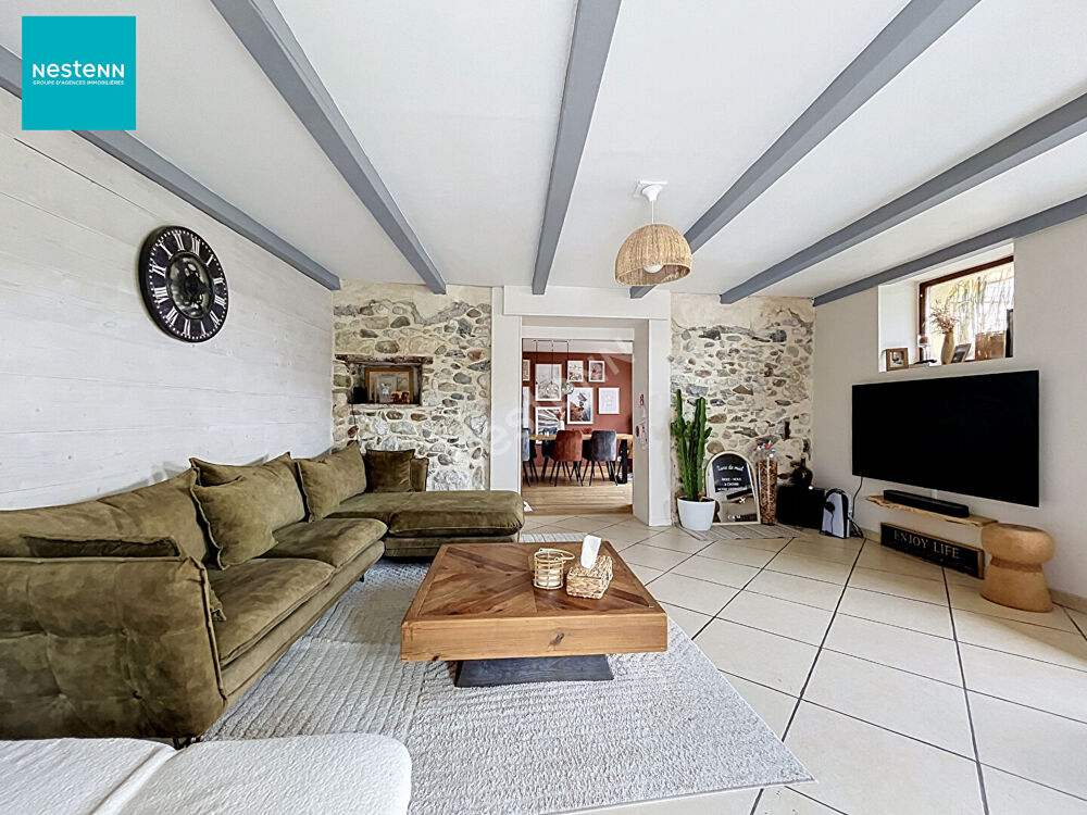 Vente Maison LA BALME DE SILLINGY _ Charmant corps de ferme mitoyen, 6 pièces de 149 m², avec piscine, spacieux jardin, terrasse et place de La balme de sillingy